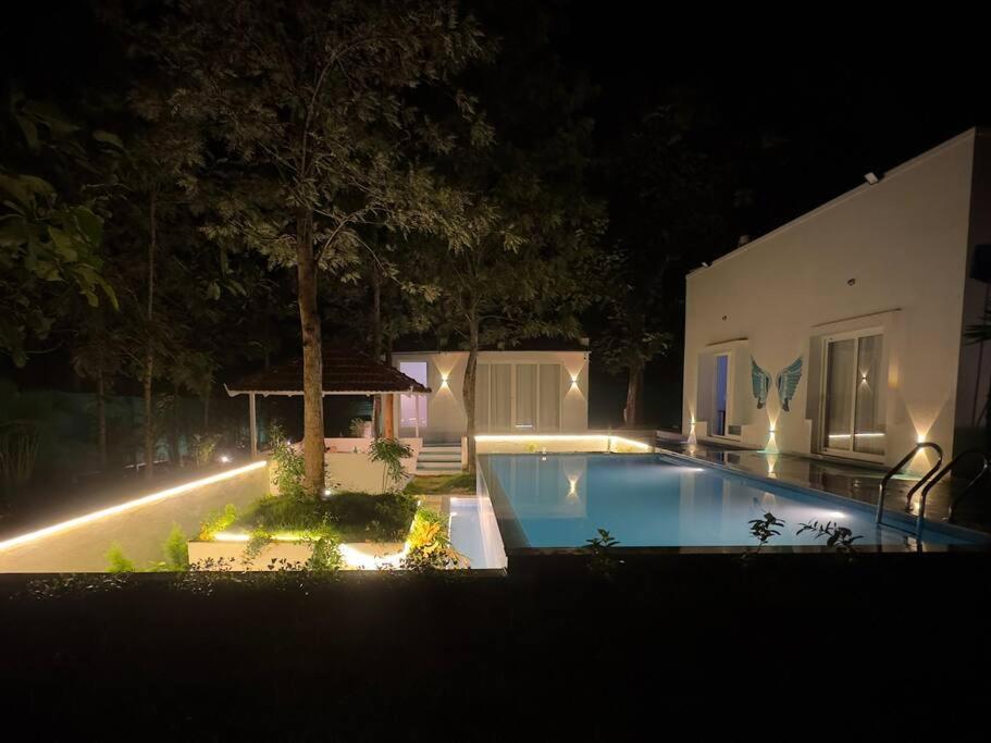 Serenity Farm Stay Hampapura Bagian luar foto